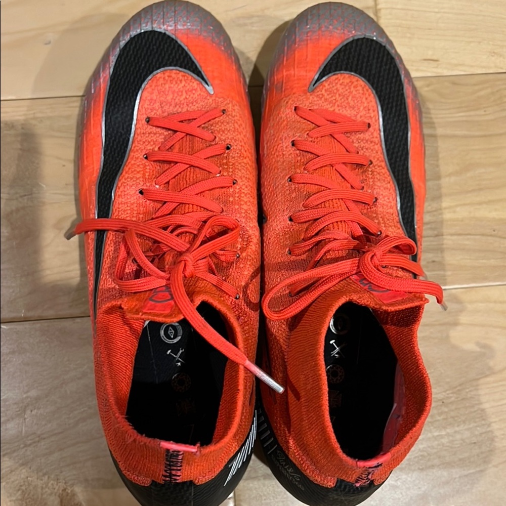 Nike Red Mercurial Superfly 360 Men’s Soccer Cleats size 8